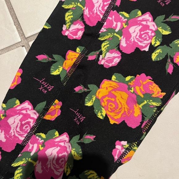 Betsey Johnson leggings crop small floral 908 - Picture 2 of 4